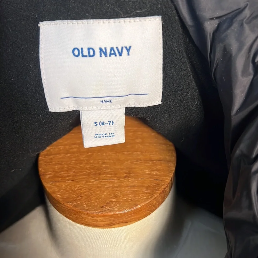 Old Navy Boy's Puffy Black Winter Vest Size S EUC - Picture 4 of 4